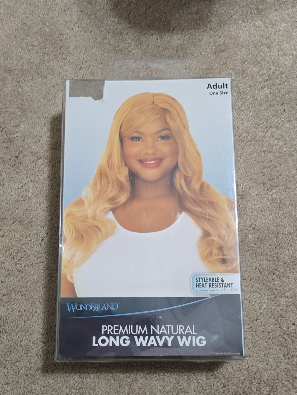 NWT Wonderland Premium Natural Long Wavy Blonde Wig